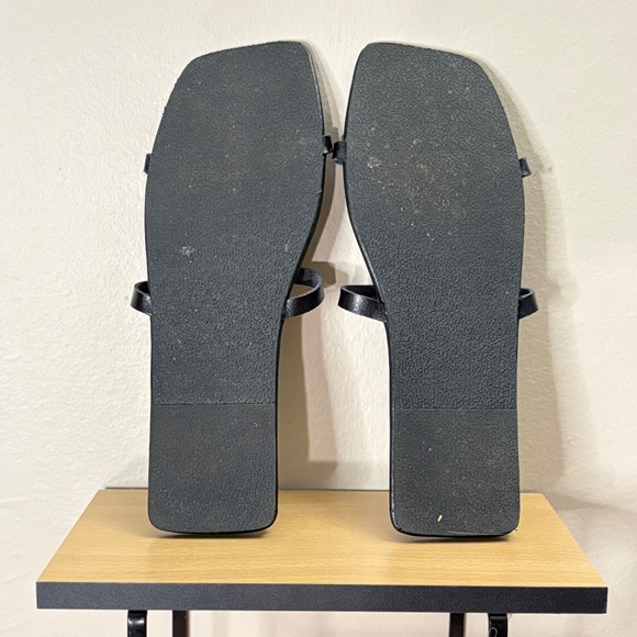 3/$10⚡️GAP Black Leather Strap Minimalistic Square Toe Slip-on Sandal Size 9 - Picture 10 of 10